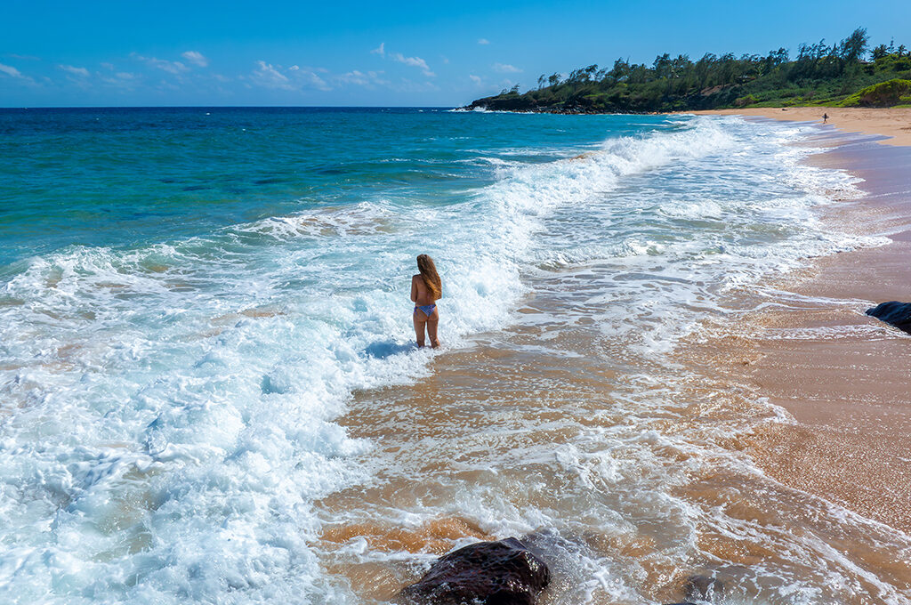 A pristine, serene beach in Sri Lanka, offering a glimpse into the beautiful coastal destinations often featured in guides explaining is sri lanka safe for solo female travellers.
